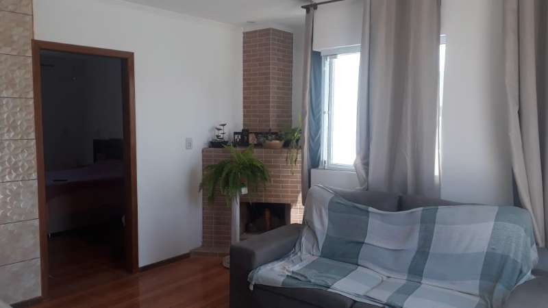 Casa com 2 quartos, 2 banheiros e 140m² à venda no bairro Laranjal, Pelotas