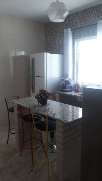 Casa com 2 quartos, 2 banheiros e 140m² à venda no bairro Laranjal, Pelotas