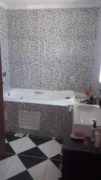 Casa com 2 quartos, 2 banheiros e 140m² à venda no bairro Laranjal, Pelotas