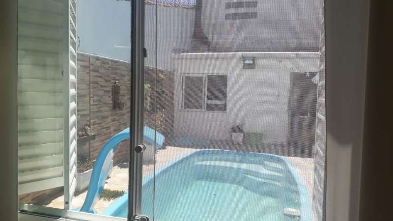 Sobrado com 2 quartos, 2 banheiros e 140m² à venda no bairro Laranjal, Pelotas