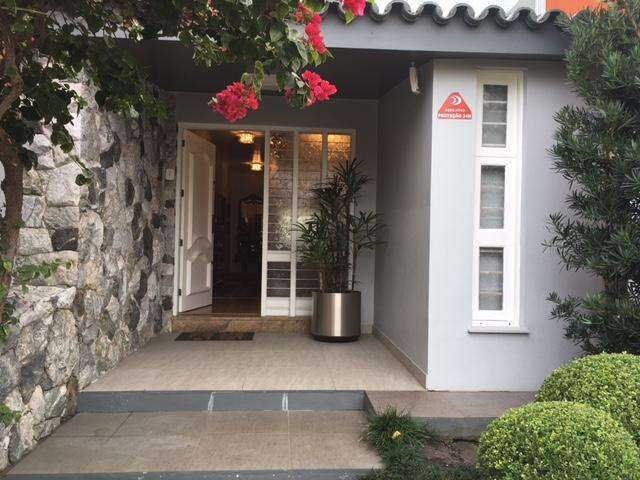 Sobrado com 3 quartos, 6 banheiros e 324m² à venda no bairro Centro, Pelotas