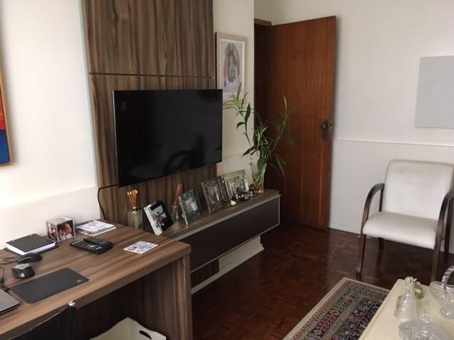 Sobrado com 3 quartos, 6 banheiros e 324m² à venda no bairro Centro, Pelotas