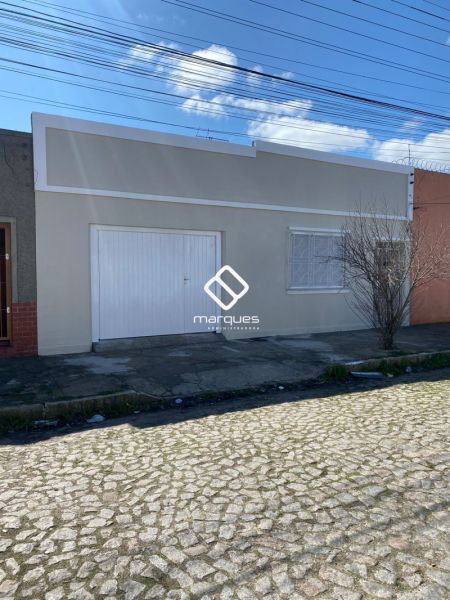 Casa com 3 quartos, 2 banheiros e 160m² à venda no bairro Centro, Pelotas