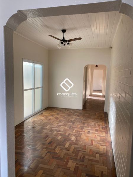 Casa com 3 quartos, 2 banheiros e 160m² à venda no bairro Centro, Pelotas