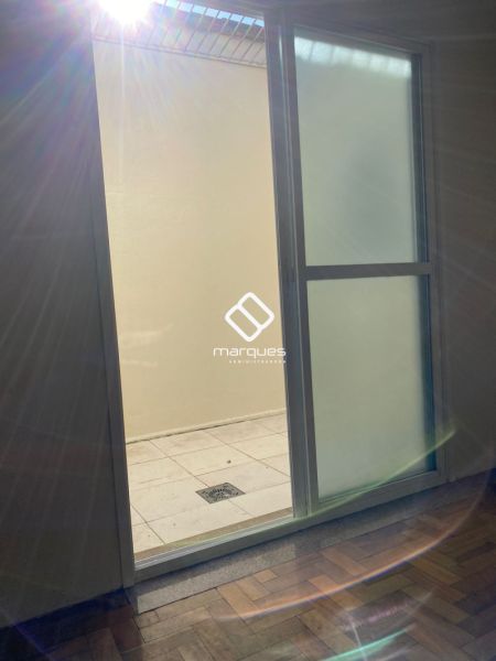 Casa com 3 quartos, 2 banheiros e 160m² à venda no bairro Centro, Pelotas