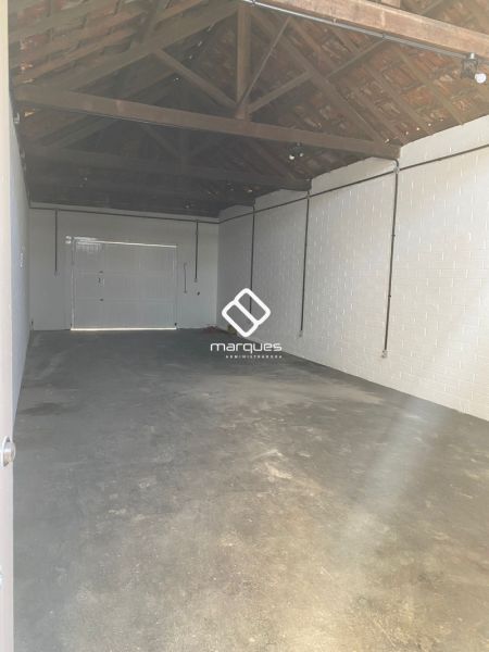 Casa com 3 quartos, 2 banheiros e 160m² à venda no bairro Centro, Pelotas
