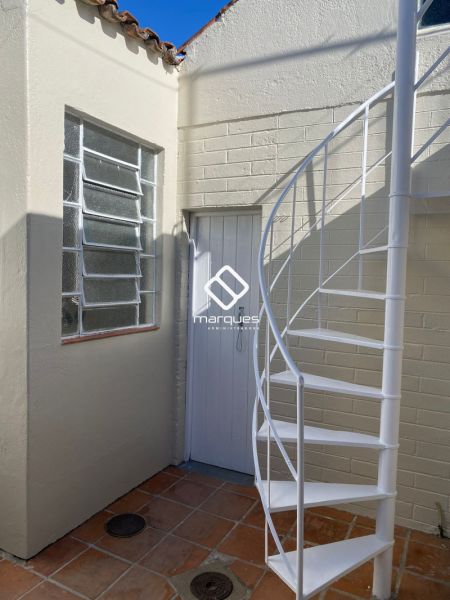 Casa com 3 quartos, 2 banheiros e 160m² à venda no bairro Centro, Pelotas
