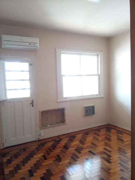 Apartamento com 3 quartos, 2 banheiros e 136m² à venda no bairro Centro, Pelotas