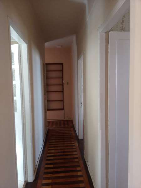 Apartamento com 3 quartos, 2 banheiros e 136m² à venda no bairro Centro, Pelotas