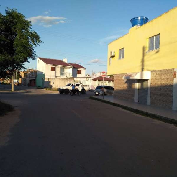 Sobrado com 5 quartos, 3 banheiros e 144m² à venda no bairro Navegantes, Pelotas