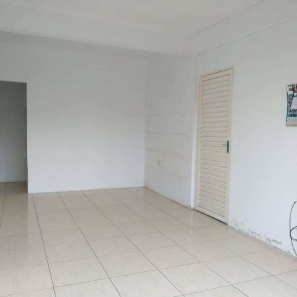 Sobrado com 5 quartos, 3 banheiros e 144m² à venda no bairro Navegantes, Pelotas