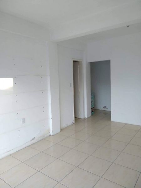 Sobrado com 5 quartos, 3 banheiros e 144m² à venda no bairro Navegantes, Pelotas