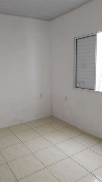 Sobrado com 5 quartos, 3 banheiros e 144m² à venda no bairro Navegantes, Pelotas