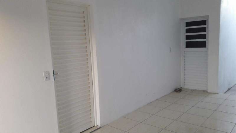 Sobrado com 5 quartos, 3 banheiros e 144m² à venda no bairro Navegantes, Pelotas
