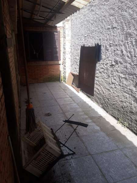 Casa com 2 quartos, 1 banheiro e 60m² à venda no bairro Laranjal, Pelotas