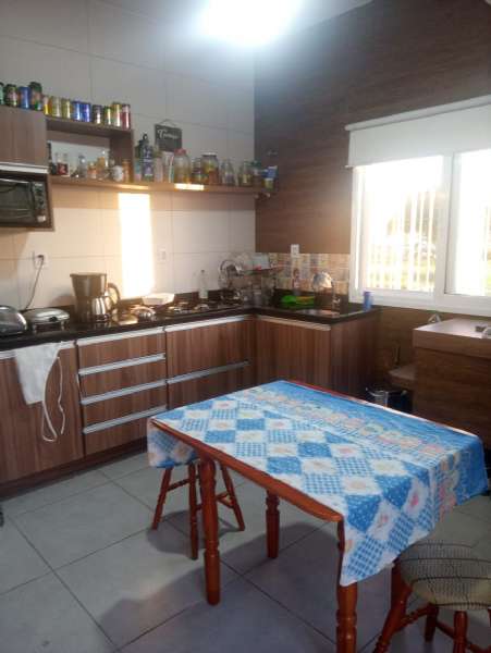 Sobrado com 3 quartos, 3 banheiros e 242m² à venda no bairro Fragata, Pelotas