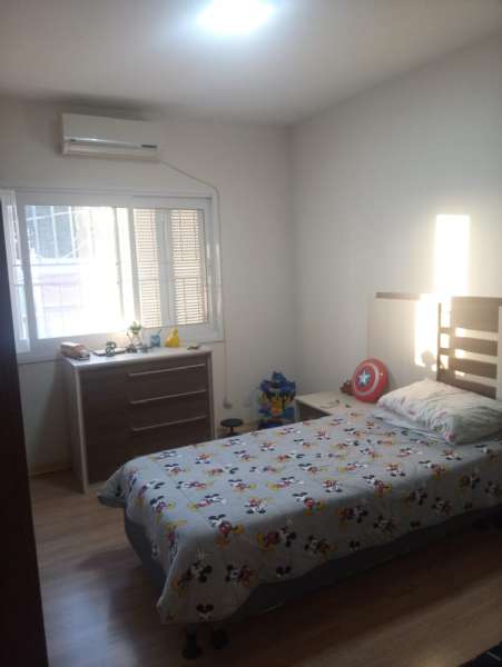 Sobrado com 3 quartos, 3 banheiros e 242m² à venda no bairro Fragata, Pelotas