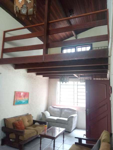 Casa com 5 quartos, 3 banheiros e 170m² à venda no bairro Laranjal, Pelotas