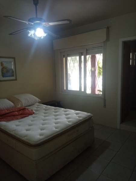 Casa com 5 quartos, 3 banheiros e 170m² à venda no bairro Laranjal, Pelotas