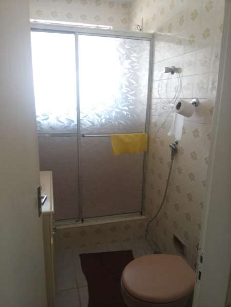 Casa com 5 quartos, 3 banheiros e 170m² à venda no bairro Laranjal, Pelotas