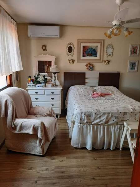 Sobrado com 5 quartos, 6 banheiros e 431m² à venda no bairro Laranjal, Pelotas
