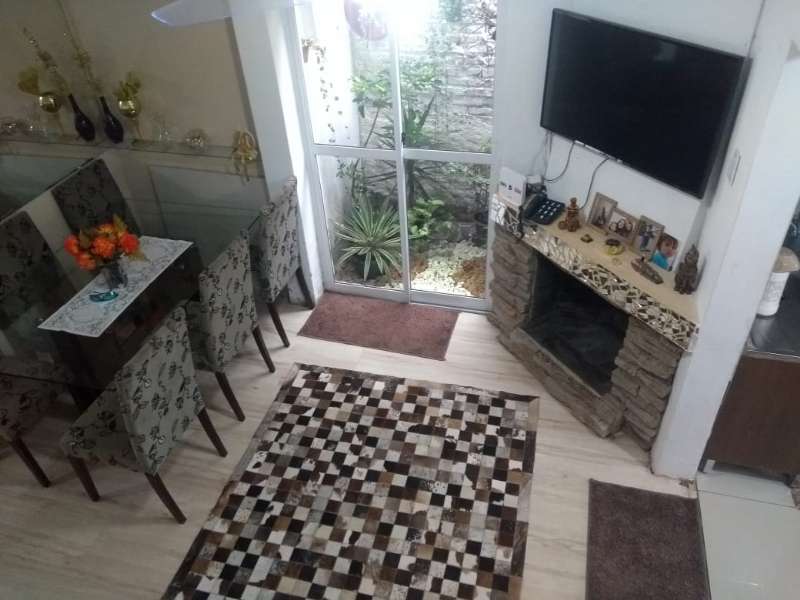 Casa com 3 quartos, 2 banheiros e 145m² à venda no bairro Areal, Pelotas