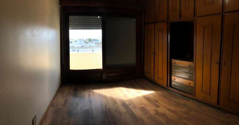 Apartamento com 3 quartos, 3 banheiros e 235m² à venda no bairro Centro, Pelotas