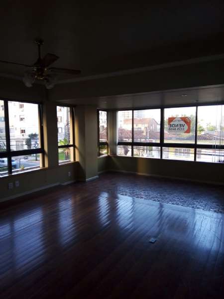 Apartamento com 3 quartos, 2 banheiros e 236m² à venda no bairro Centro, Pelotas