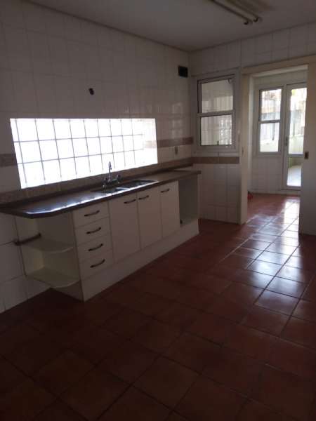 Apartamento com 3 quartos, 2 banheiros e 236m² à venda no bairro Centro, Pelotas