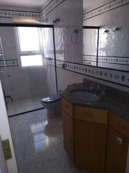 Apartamento com 3 quartos, 2 banheiros e 236m² à venda no bairro Centro, Pelotas