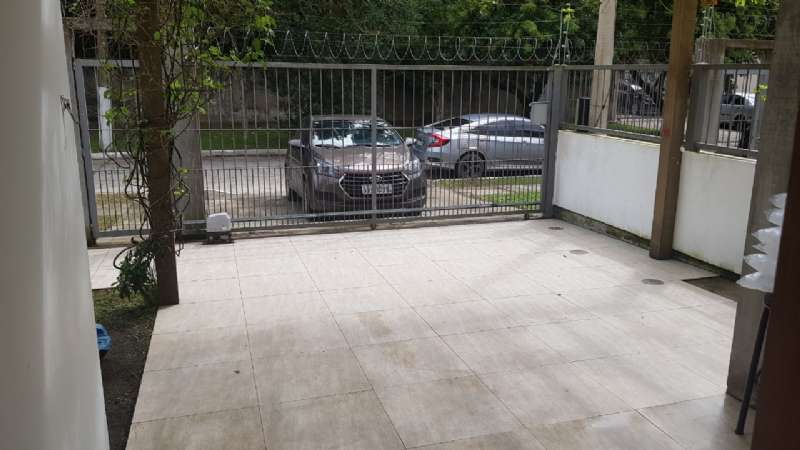 Casa com 3 quartos, 3 banheiros e 129m² à venda no bairro Laranjal, Pelotas