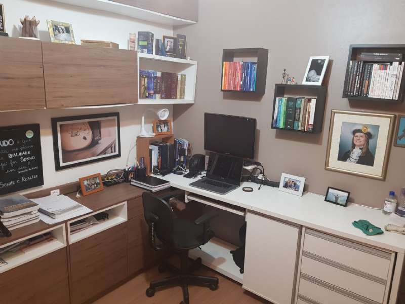 Casa com 3 quartos, 3 banheiros e 129m² à venda no bairro Laranjal, Pelotas