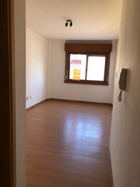 Apartamento com 2 quartos, 1 banheiro e 76m² à venda no bairro Centro, Pelotas