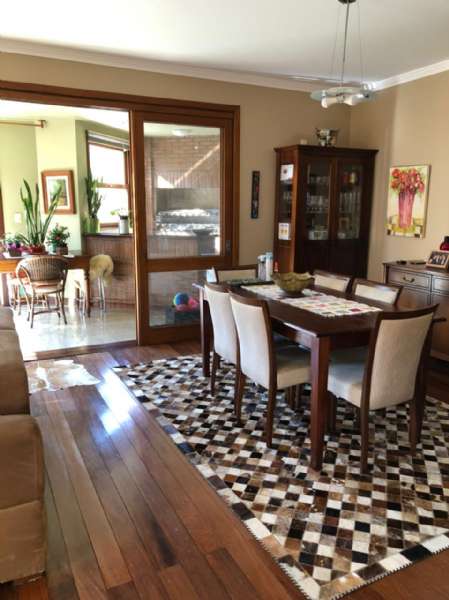 Casa com 3 quartos, 3 banheiros e 296m² à venda no bairro Areal, Pelotas