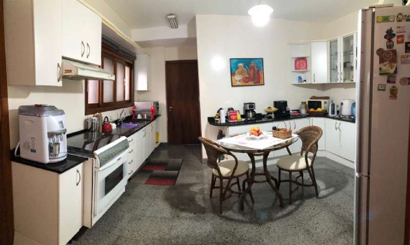 Casa com 3 quartos, 3 banheiros e 296m² à venda no bairro Areal, Pelotas