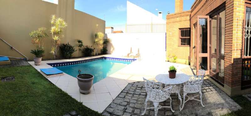 Casa com 3 quartos, 3 banheiros e 296m² à venda no bairro Areal, Pelotas