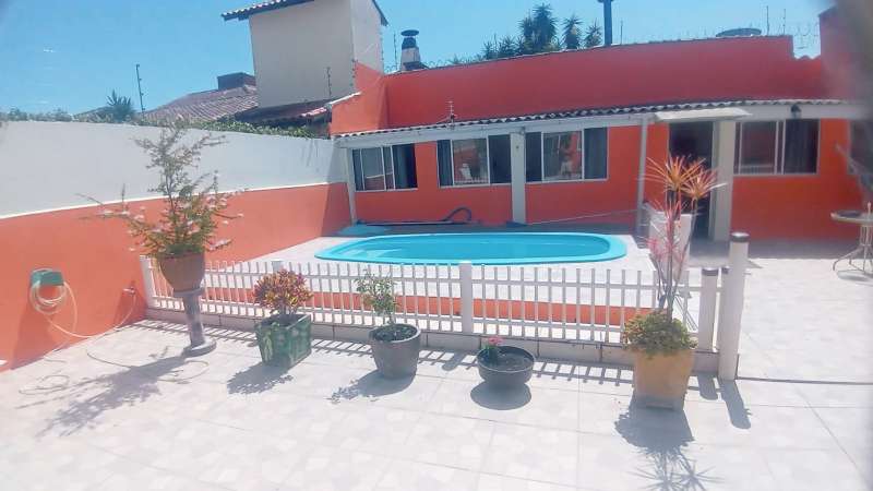 Casa com 2 quartos, 2 banheiros e 147m² à venda no bairro Laranjal, Pelotas