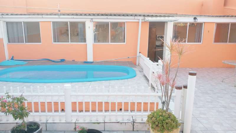 Casa com 2 quartos, 2 banheiros e 147m² à venda no bairro Laranjal, Pelotas