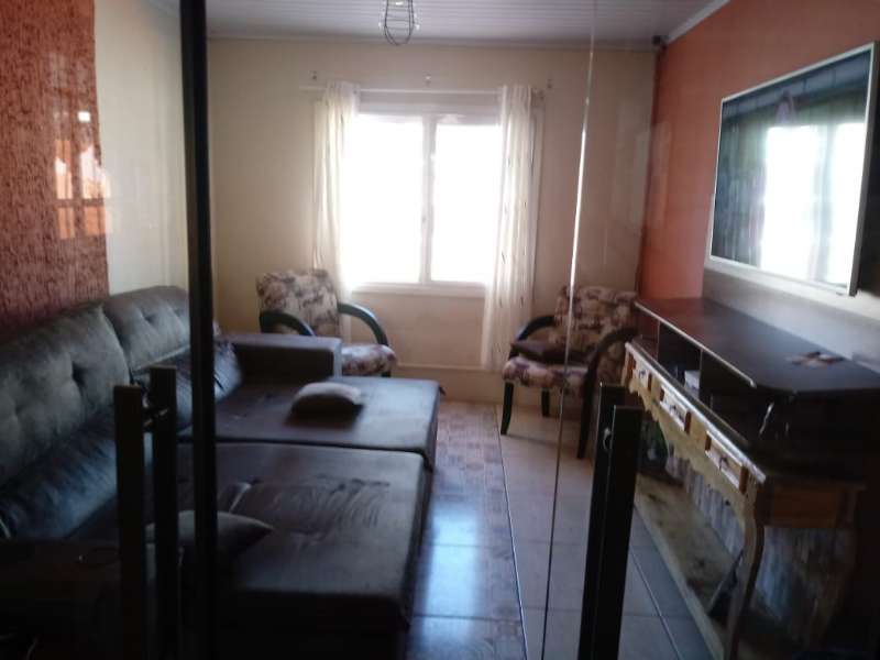 Casa com 2 quartos, 2 banheiros e 147m² à venda no bairro Laranjal, Pelotas