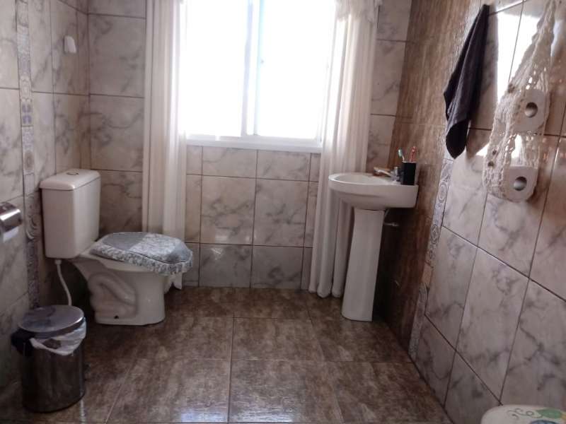 Casa com 2 quartos, 2 banheiros e 147m² à venda no bairro Laranjal, Pelotas