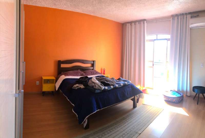 Casa Comercial com 2 quartos, 2 banheiros e 520m² à venda no bairro Três Vendas, Pelotas