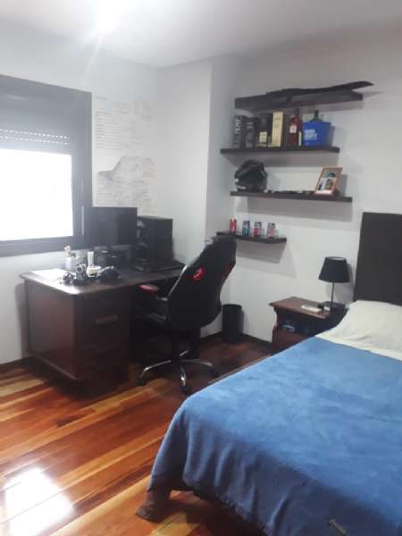 Casa com 4 quartos, 3 banheiros e 256m² à venda no bairro Areal, Pelotas