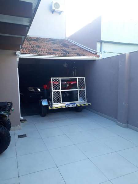 Casa com 4 quartos, 3 banheiros e 256m² à venda no bairro Areal, Pelotas