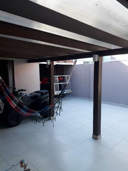 Casa com 4 quartos, 3 banheiros e 256m² à venda no bairro Areal, Pelotas