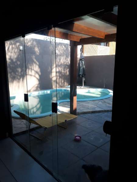 Casa com 4 quartos, 3 banheiros e 256m² à venda no bairro Areal, Pelotas