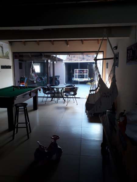 Casa com 4 quartos, 3 banheiros e 256m² à venda no bairro Areal, Pelotas