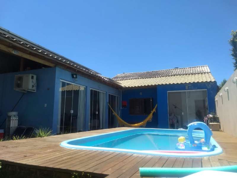 Casa com 3 quartos, 2 banheiros e 160m² à venda no bairro Recanto de Portugal, Pelotas