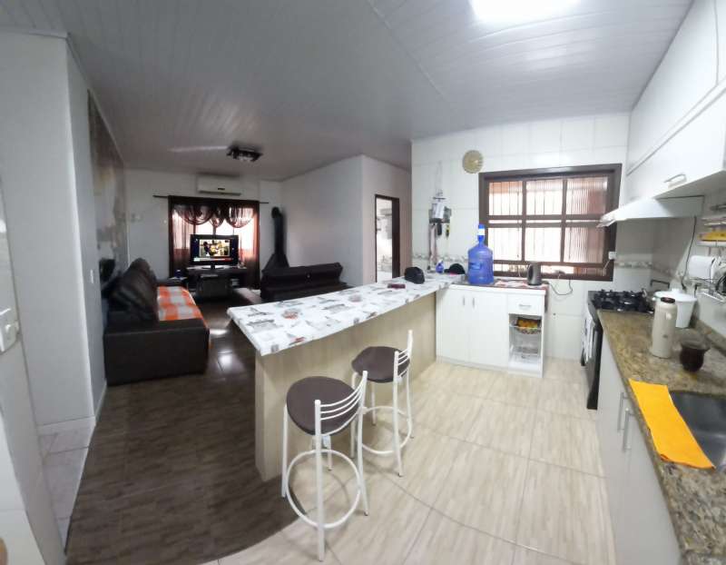 Casa com 3 quartos, 1 banheiro e 175m² à venda no bairro Três Vendas, Pelotas