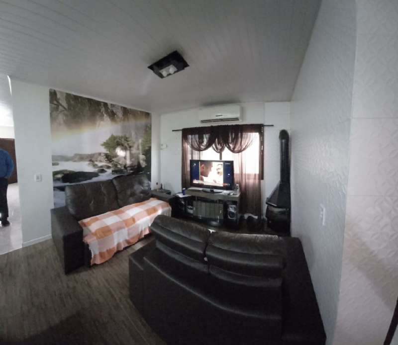 Casa com 3 quartos, 1 banheiro e 175m² à venda no bairro Três Vendas, Pelotas