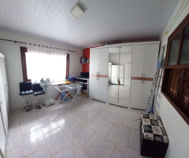 Casa com 3 quartos, 1 banheiro e 175m² à venda no bairro Três Vendas, Pelotas